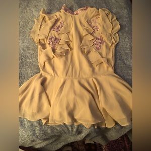 NWOT Hope&Ivy Peplum embroidered Blouse